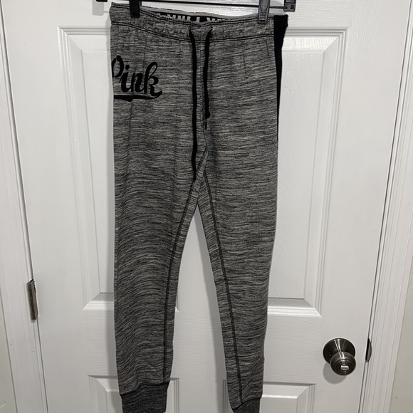 In good shape, they are super cute they just don’t fit me anymore 🥲 - Picture 2 of 4